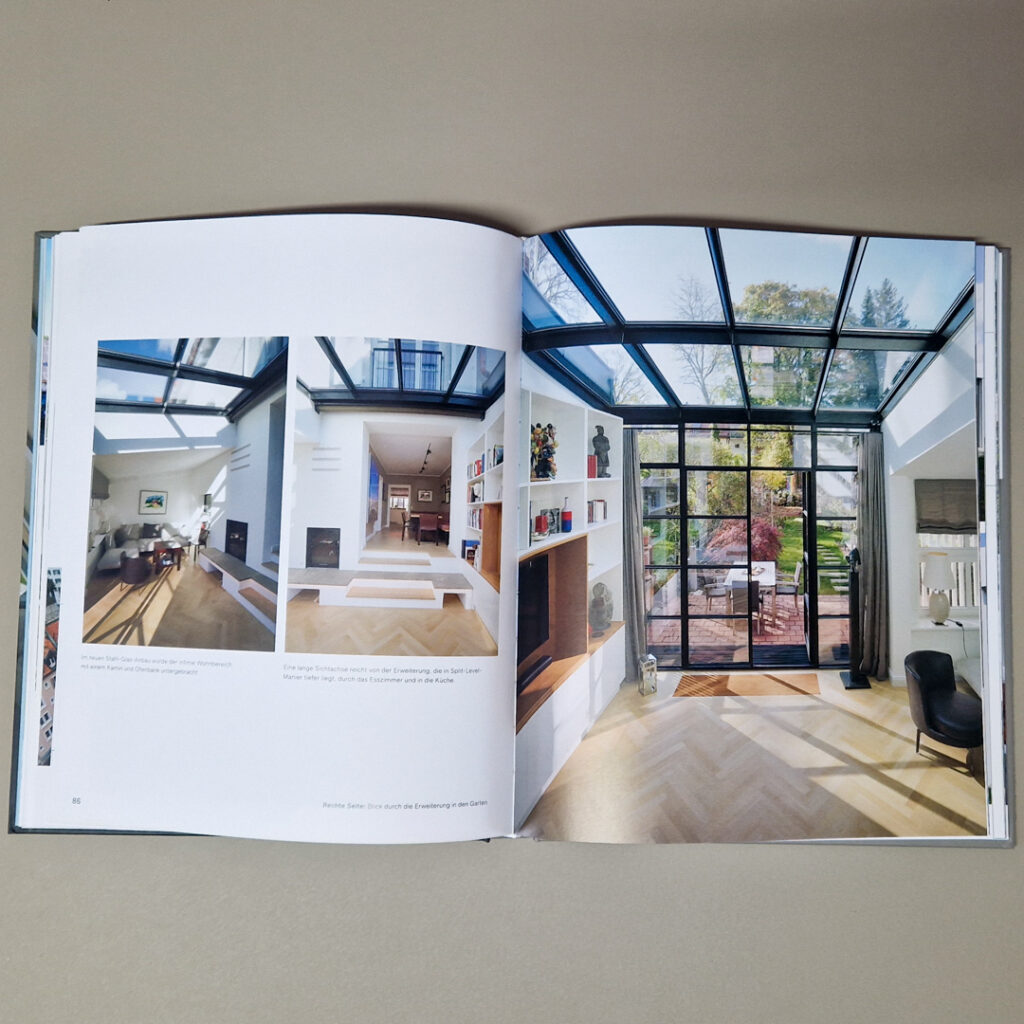 Ein wichtiger Schritt für unser Team: Unser Projekt im renommierten Buch 'Nachhaltige Häuser'.